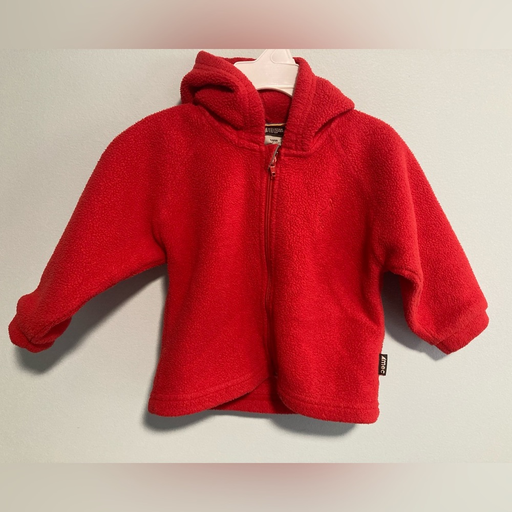 MEC fleece jacket. Size 18M. Red.